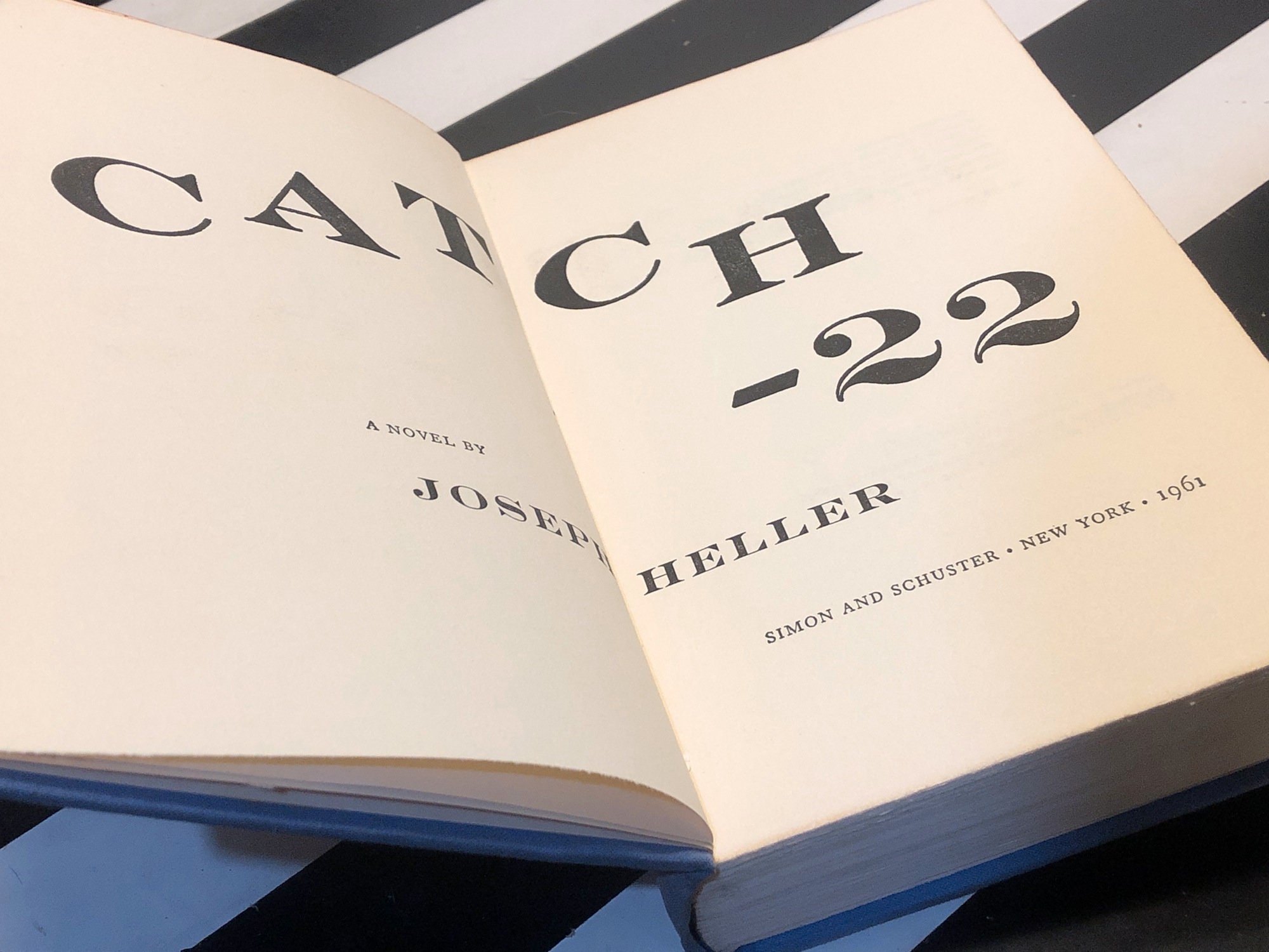book review on catch 22