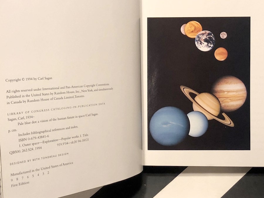 pale-blue-dot-by-carl-sagan-1994-first-edition-book