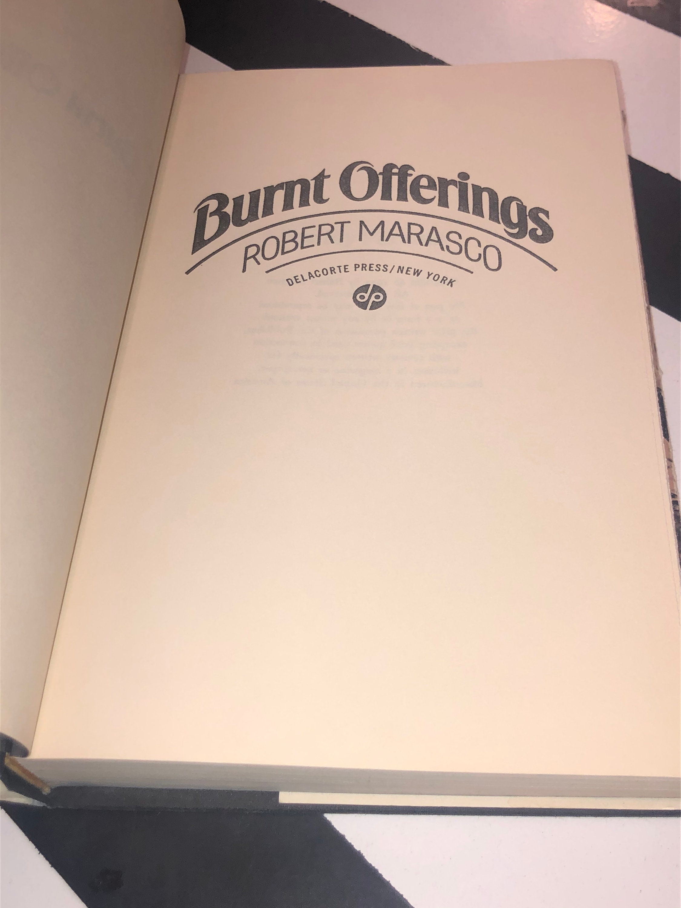 Burnt Offerings by Robert Marasco Burnt Offerings by Robert Marasco
