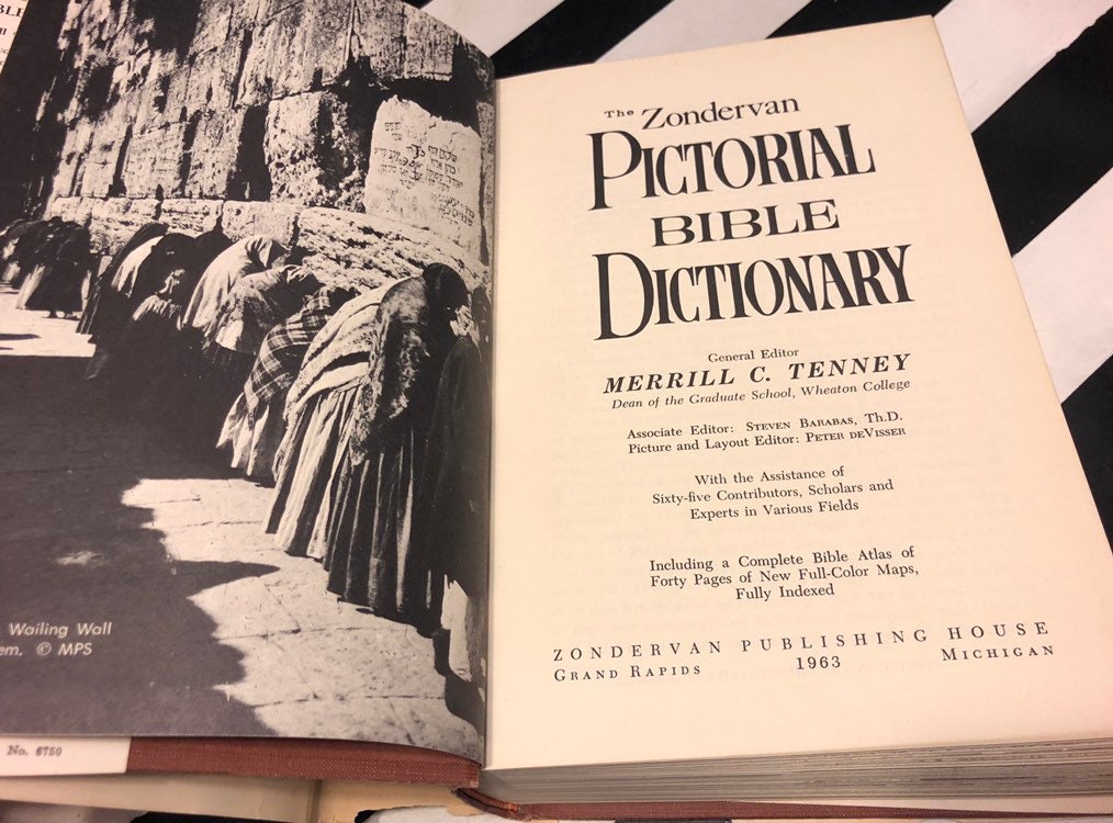 The Zondervan Pictorial Bible Dictionary by Merrill C. Tenney (1963