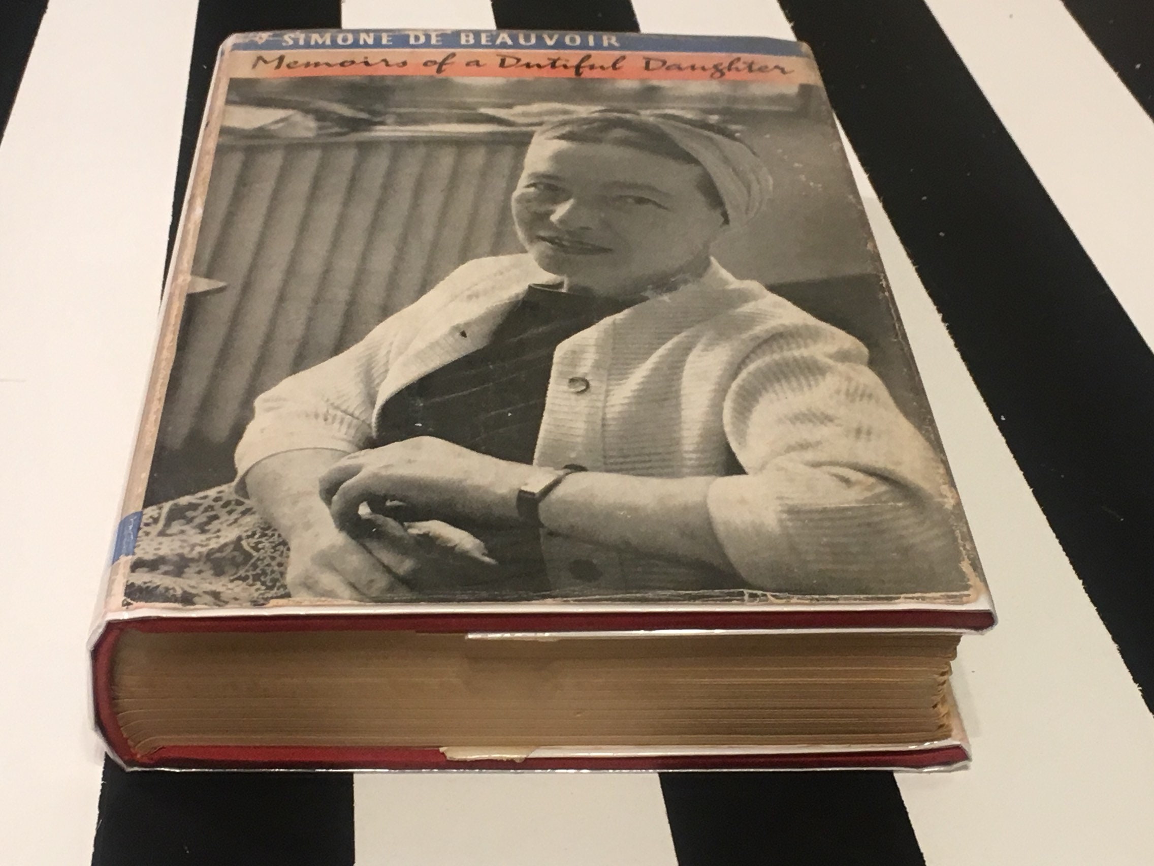 Memoirs of a Dutiful Daughter by Simone de Beauvoir (1959) hardcover book