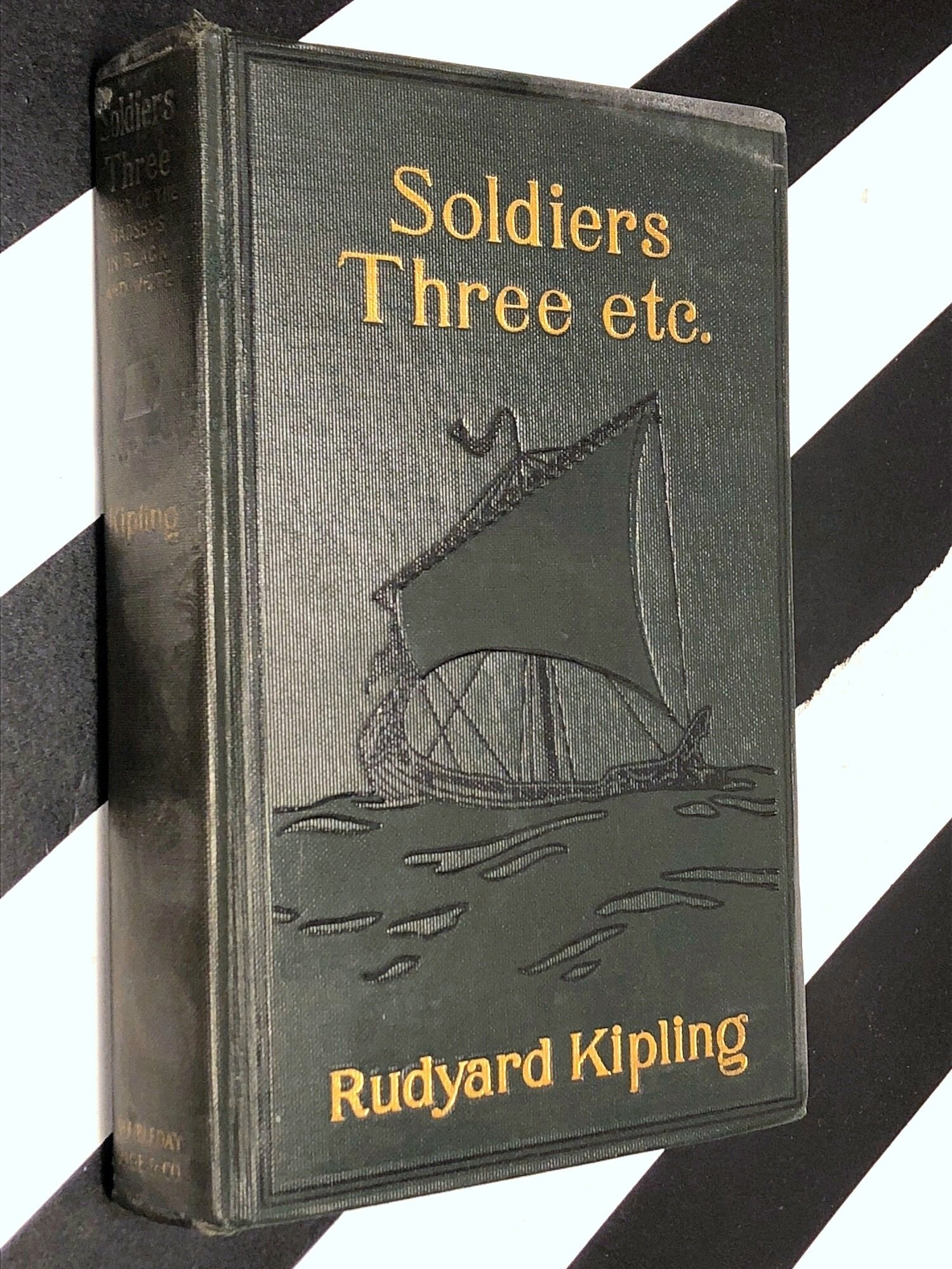 Soldiers Three, the Story of the Gadsbys in Black and White by Rudyard