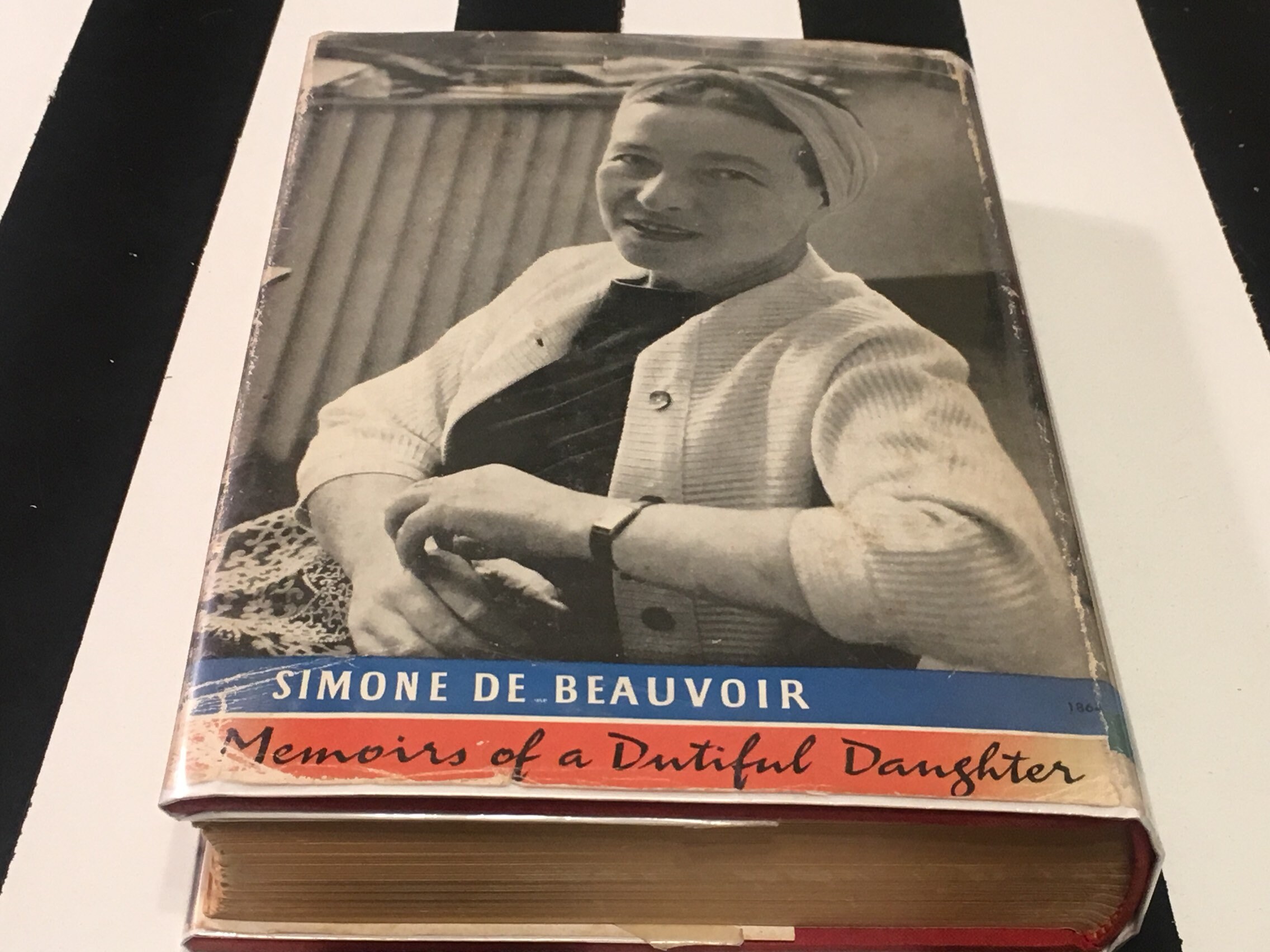 Memoirs of a Dutiful Daughter by Simone de Beauvoir (1959) hardcover book