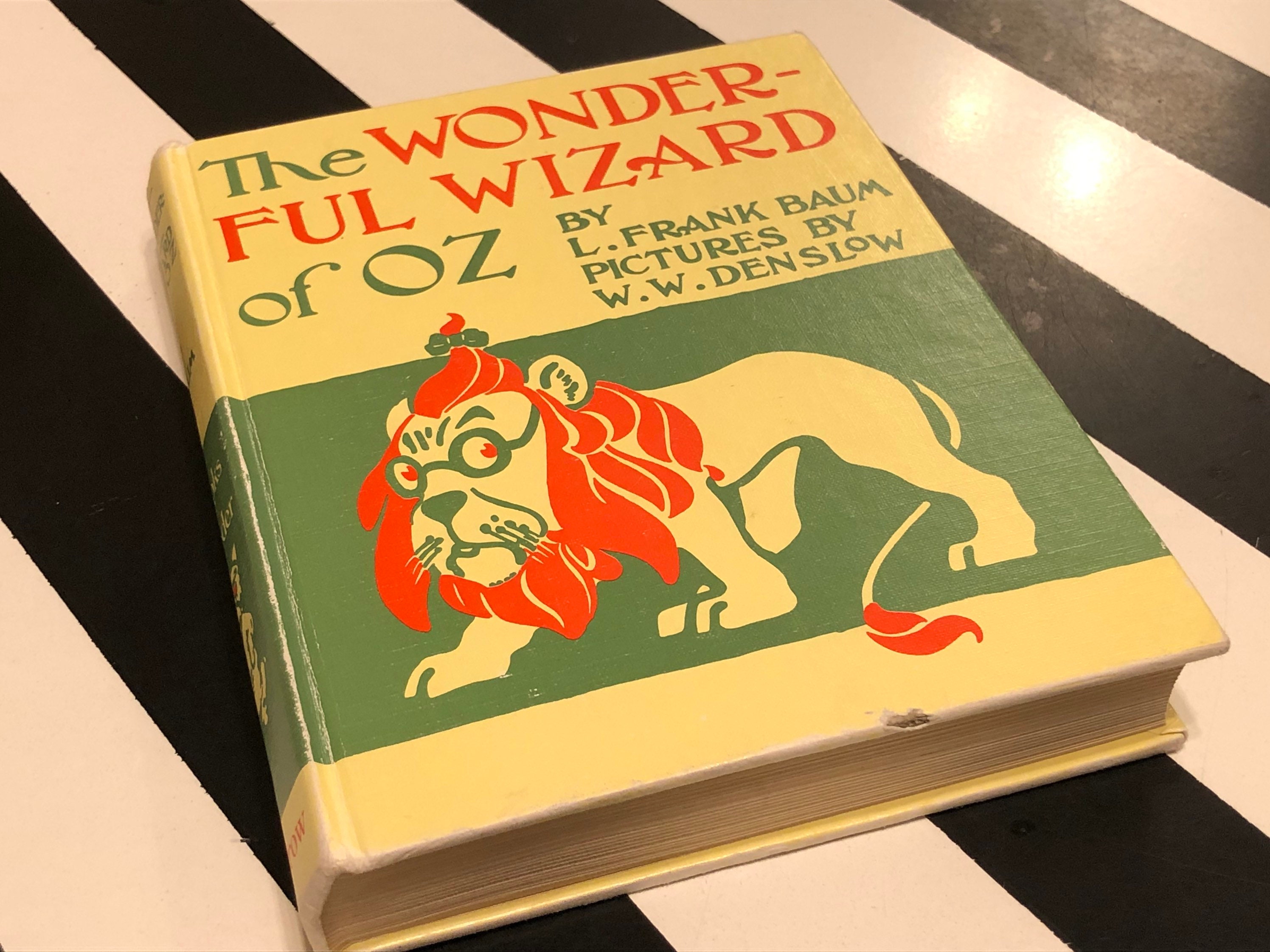 The Wonderful Wizard of Oz by L. Frank Baum (1987) hardcover book