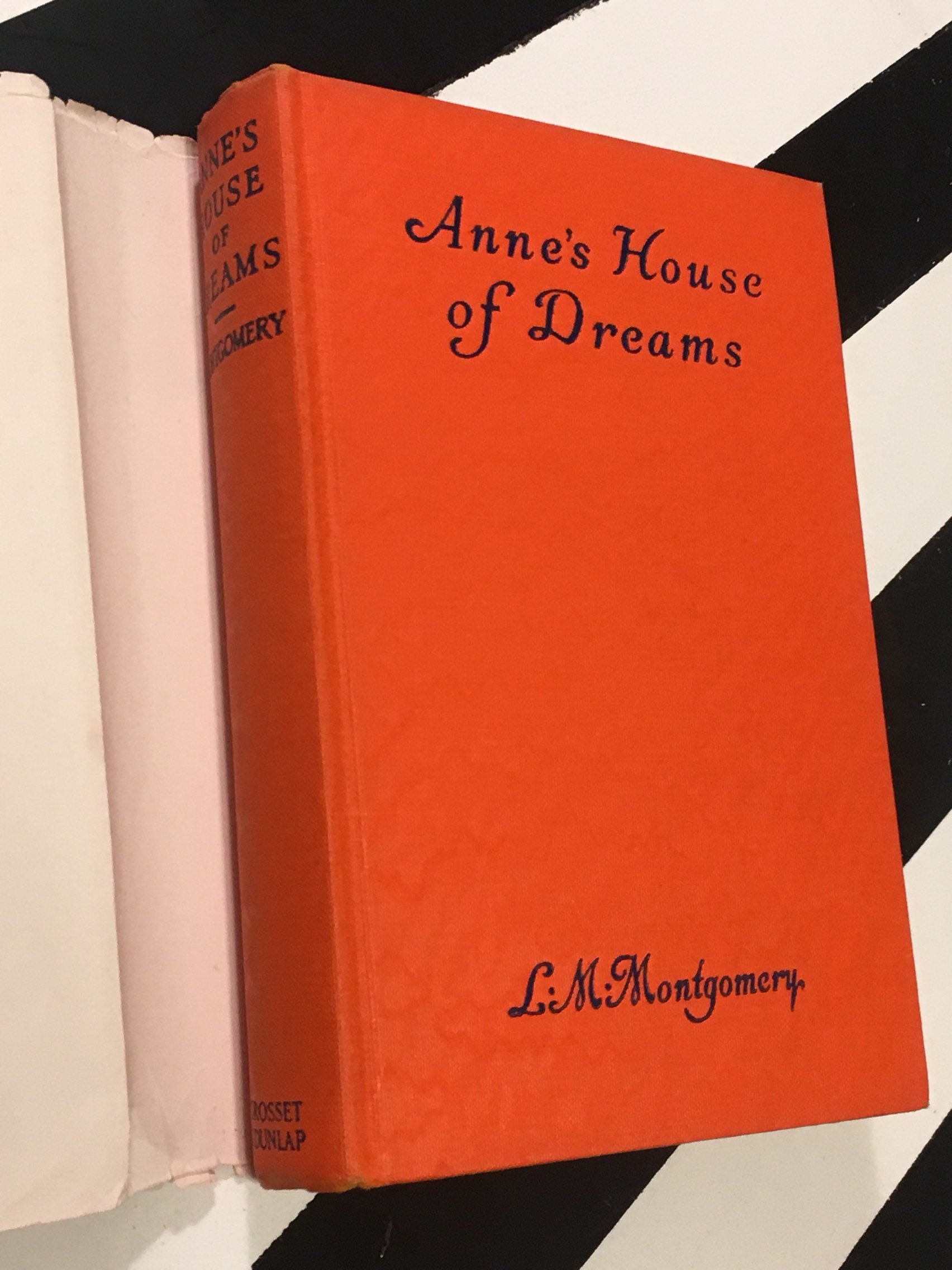 Anne's House of Dreams by L. M. Montgomery (1917) hardcover book