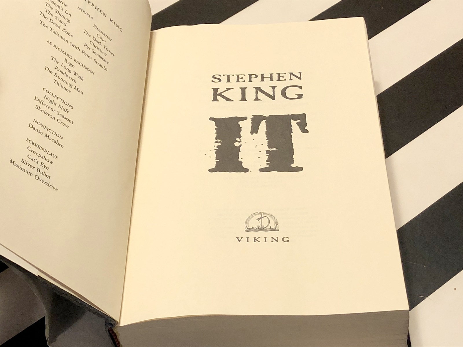 It by Stephen King (1986) hardcover book