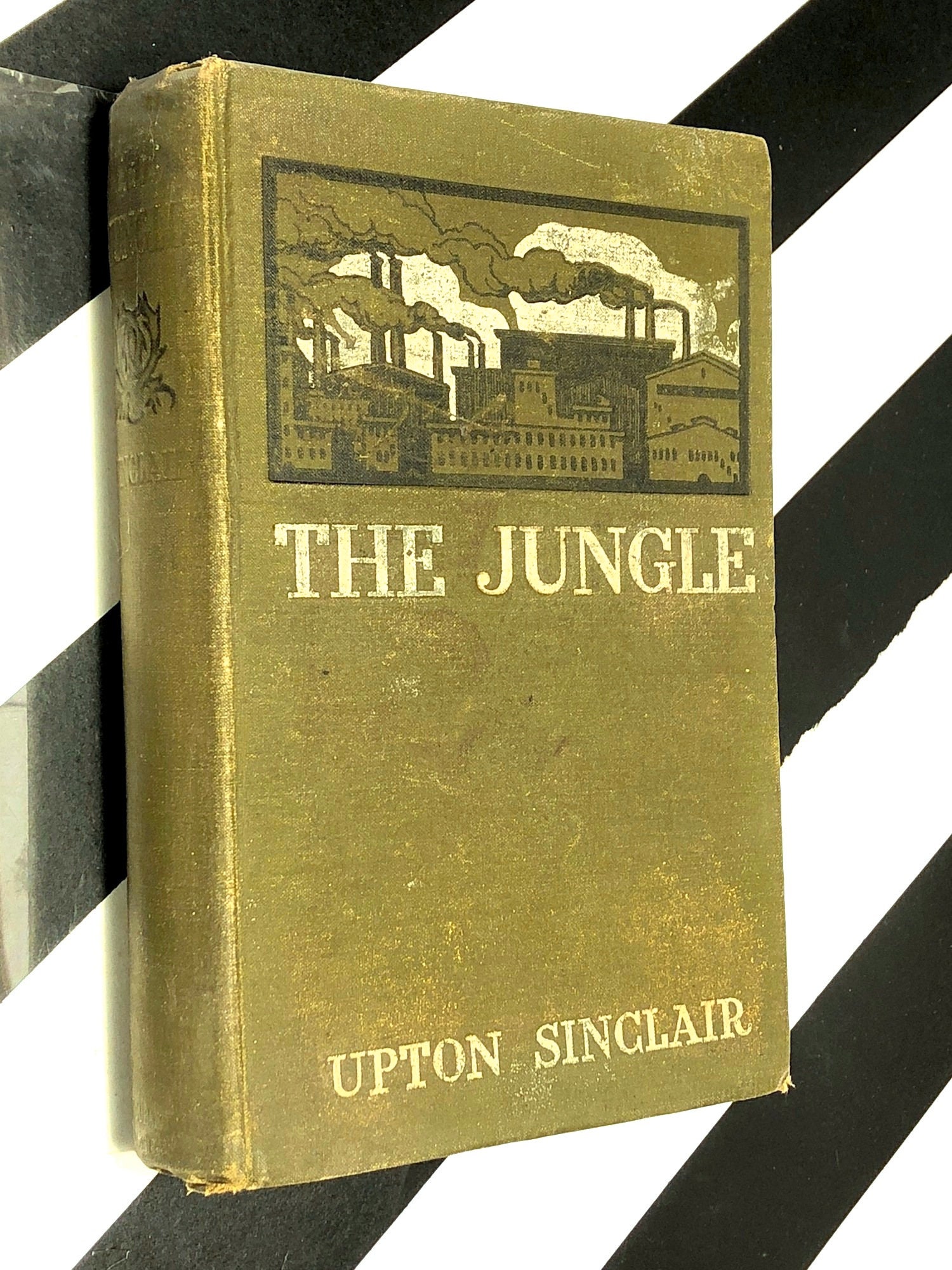 Upton Sinclair The Jungle (1906) first edition book