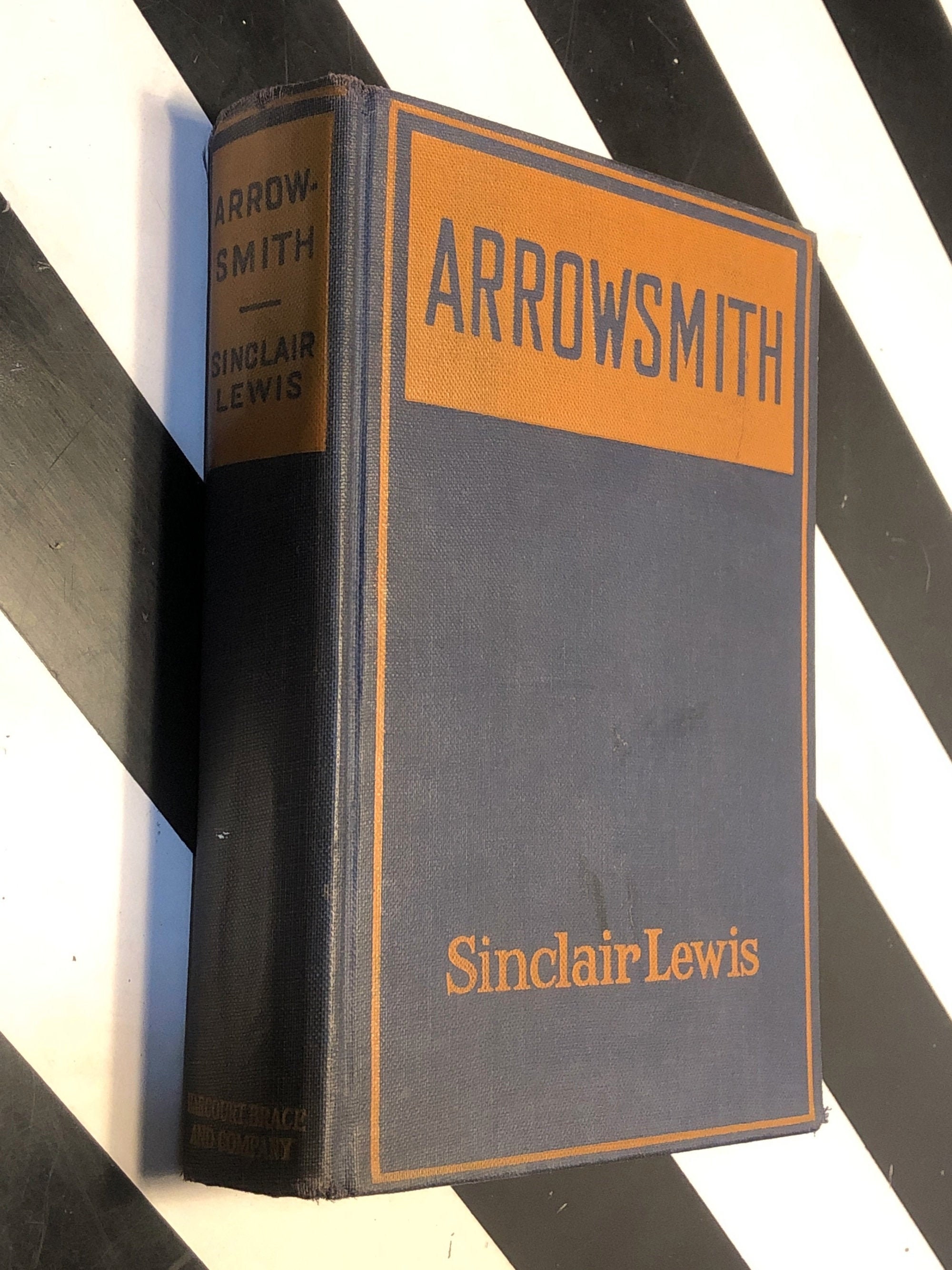 Arrowsmith by Sinclair Lewis (1925) first edition book