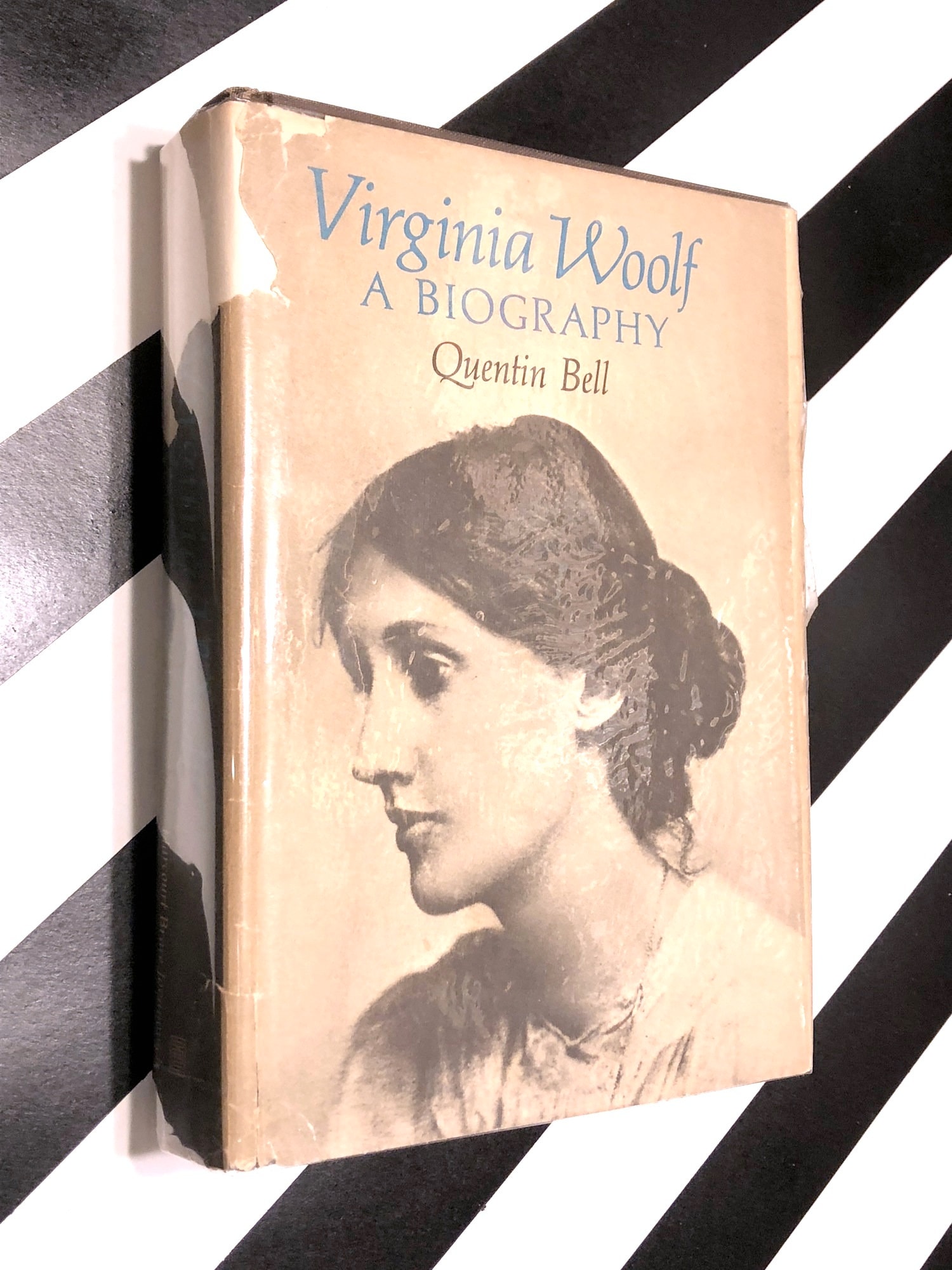 Virginia Woolf, A Biography by Quentin Bell (1972) hardcover book