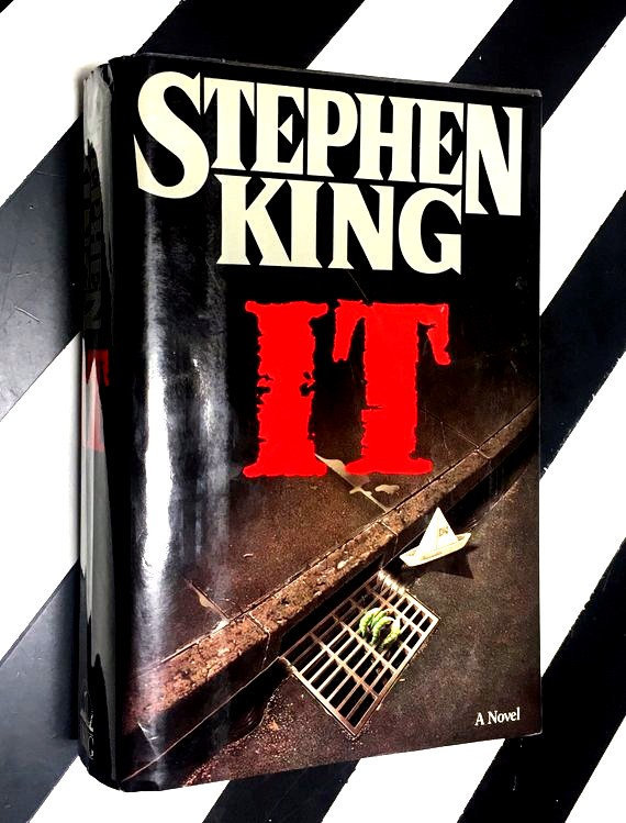 It by Stephen King (1986) hardcover first edition book