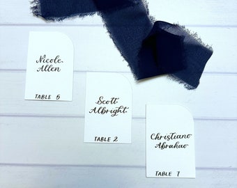 Hand Calligraphy Curved Corner Place Cards || Wedding Place Cards || Wedding Escort Cards || Wedding Table Decor || Rectangle Place Cards.