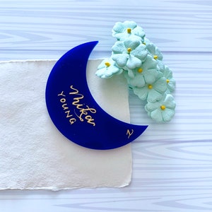 Blue Crescent Moon Acrylic Place Cards | Moon Wedding Place Card | Calligraphy Escort Card | Elegant Reception Decor | Celestial Table Decor