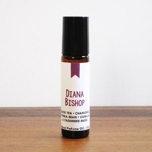 DIANA BISHOP / Black Tea Chamomile Tonka Bean Vanilla & Cashmere Musk / Book Inspired / A Discovery of Witches / Roll-On Perfume Oil