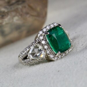 Excellent Natural  Zambian EMERALD 4.87CTS Cushion Cut DIAMOND Ladies Ring In 18K White Gold