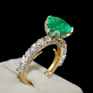 Certified Natural Colombian Emerald Heart Cut Diamond 18K Gold Cocktail Ring