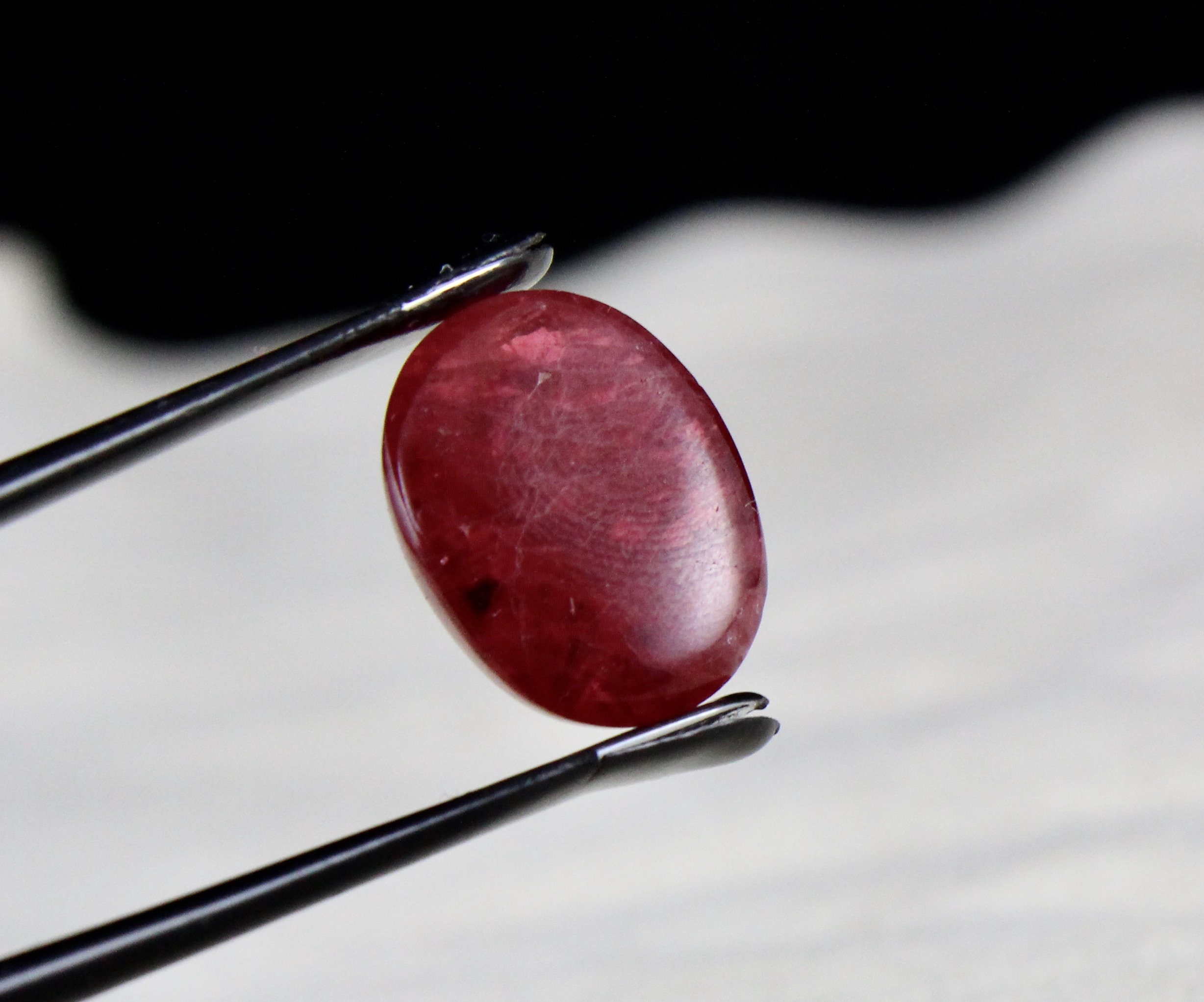 天然レッドスピネルカボション 16 x 12 mm オーバル 11.50 カラット 