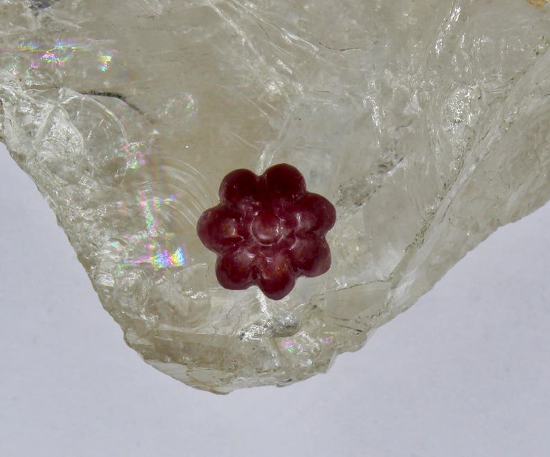 Best 9.11 Cts Old Mines NATURAL RUBY Carved Flower Gemstone For DESIGNING image 8