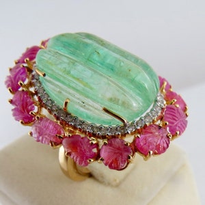 Estate Natural COLOMBIAN EMERALD RUBY Carved Leaves Diamond Ladies Ring In 18k Gold