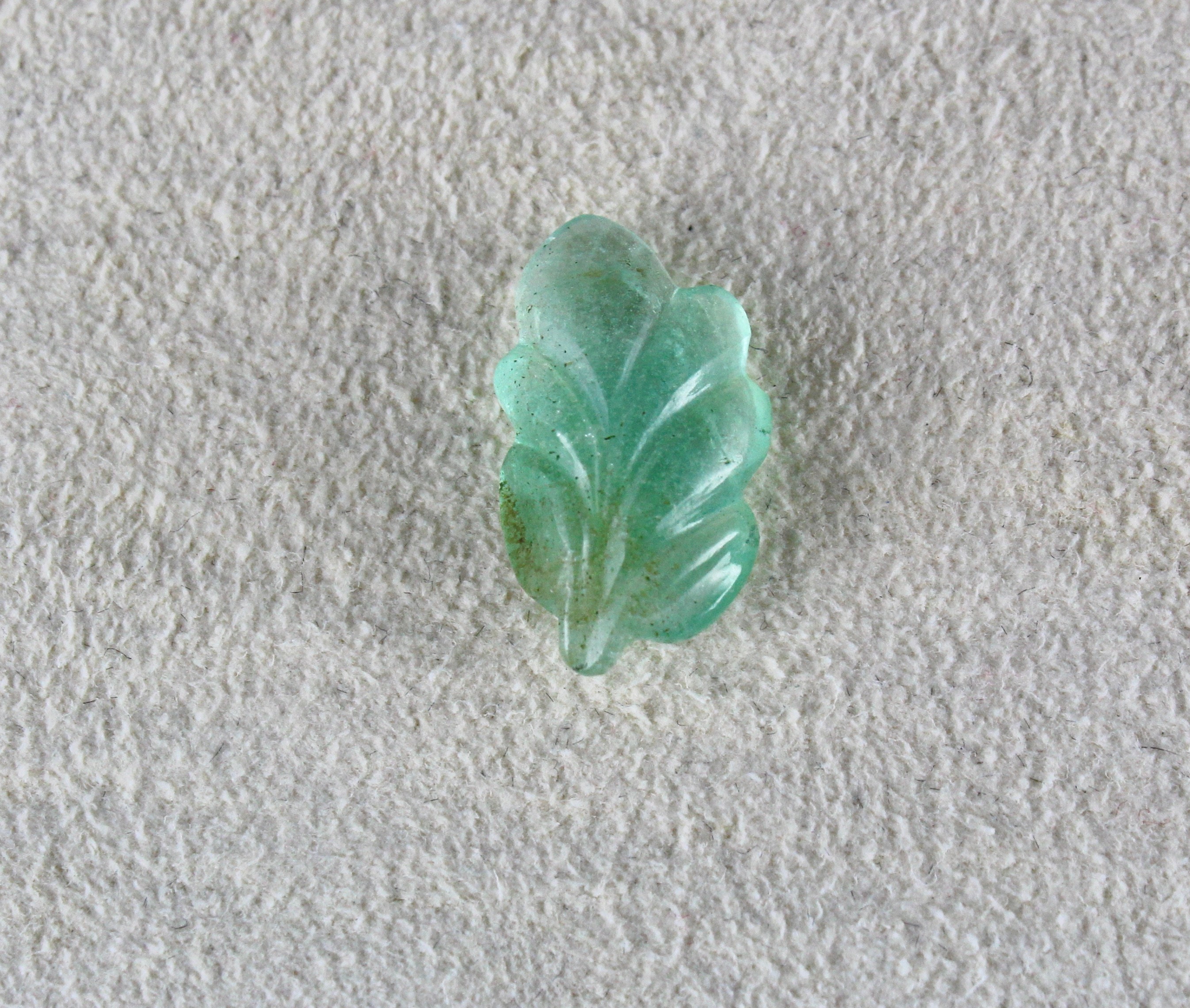 Natural Colombian EMERALD Carved Leaf 6.06 Carats GEMSTONE For PENDANT Ring