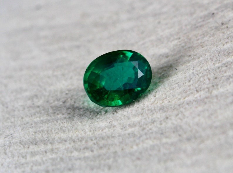 Top Natural Emerald Oval Cut 3.86 Carats 11X8mm Precious Gemstone Ring Pendant image 3