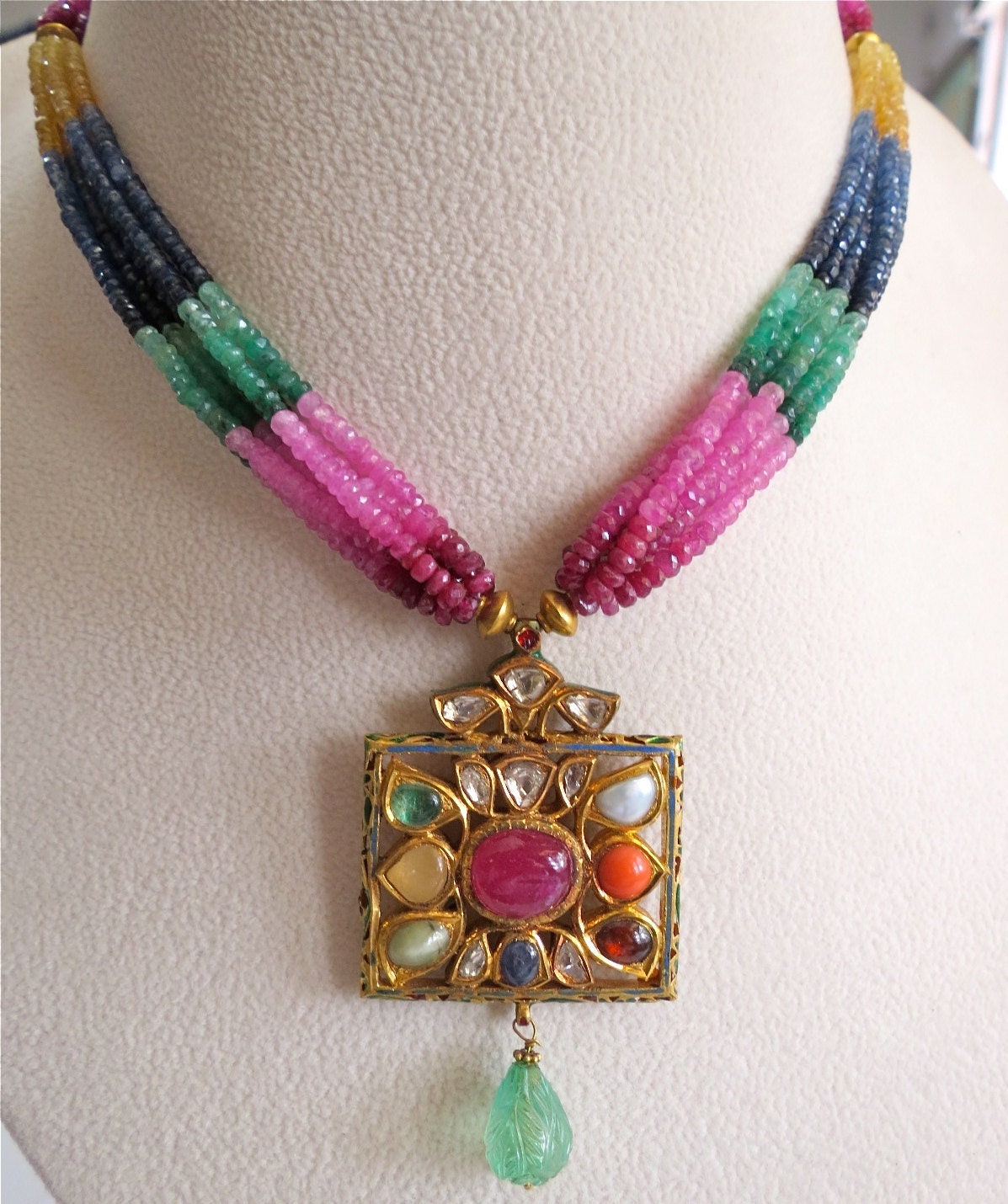 22K GOLD Jadau PENDANT Studded Precious Gem Colombian Emerald With ...
