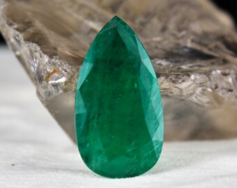 Certified Natural Zambia Emerald Pear 35X19 mm 31.68 Carats Loose Gemstone for Pendant