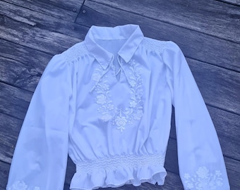 ルーマニア刺繍ハンドメイド民族ブラウスヴィンテージ衣装刺繍Tシャツ