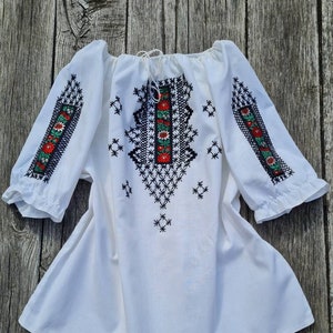 Vintage Hungarian White and black Blouse Floral handembroidered, Peasant blouse, white floral peasant blouse, embroidered blouse, hungarian image 1