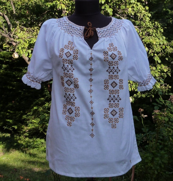 Vintage Hungarian White Blouse Floral handembroide