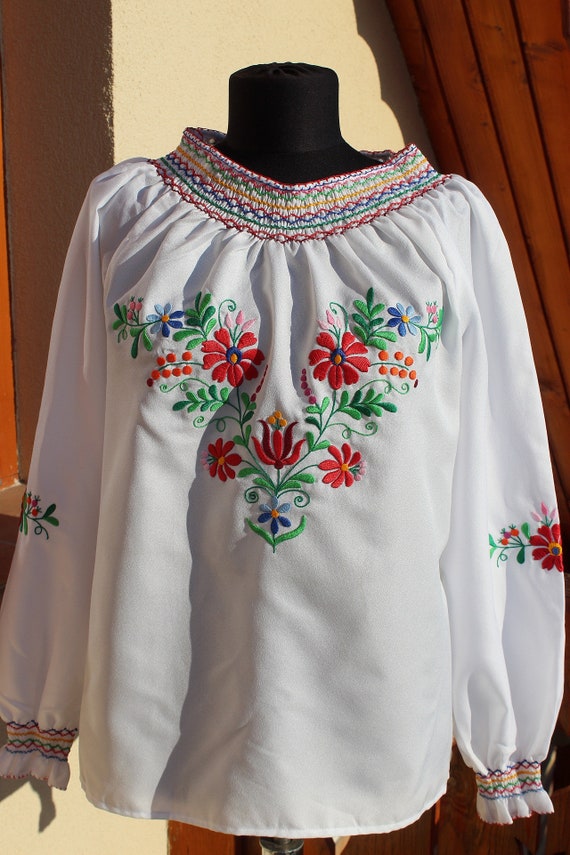 Vintage Hungarian Blouse Floral handembroidered, P