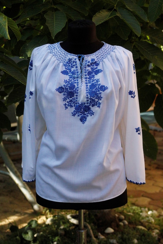 Vintage Hungarian White and blue Blouse Floral han