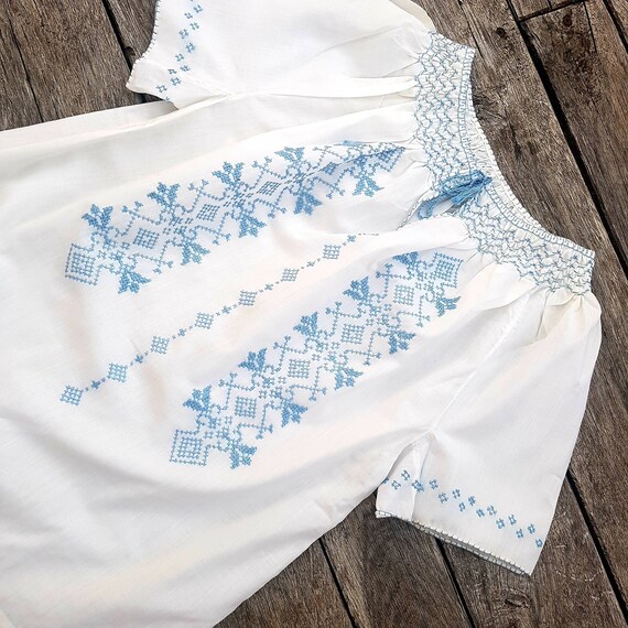 Vintage Hungarian White Blouse Floral handembroide