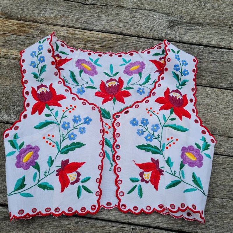 FLORAL EMBROIDERED CUTWORK VEST