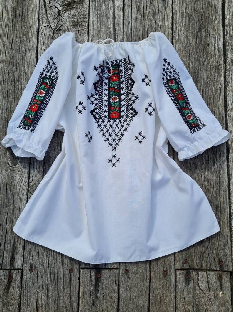 Vintage Hungarian White and black Blouse Floral handembroidered, Peasant blouse, white floral peasant blouse, embroidered blouse, hungarian image 1
