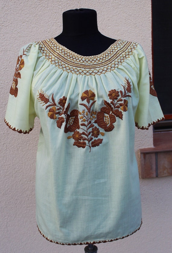 Vintage Hungarian Light yellow Blouse Floral hand