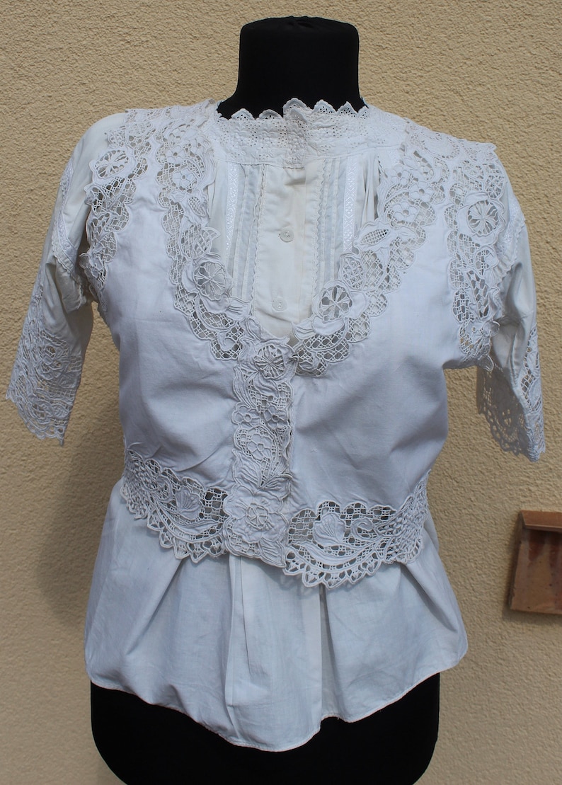 Vintage Hand Embroidered Sweater-Bust 44