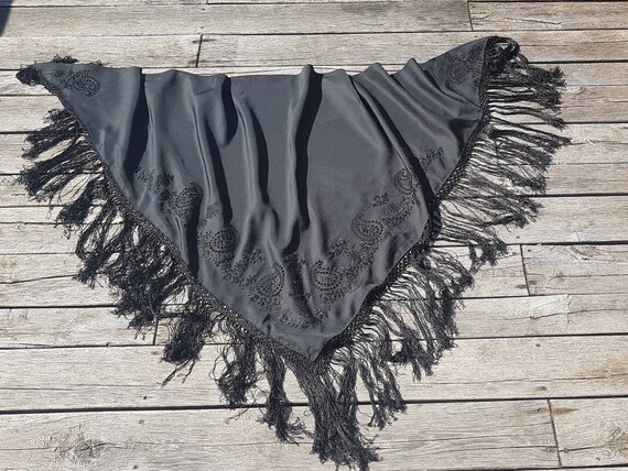 Vintage black Shawl Hungarian Hand Embroidered, Wh