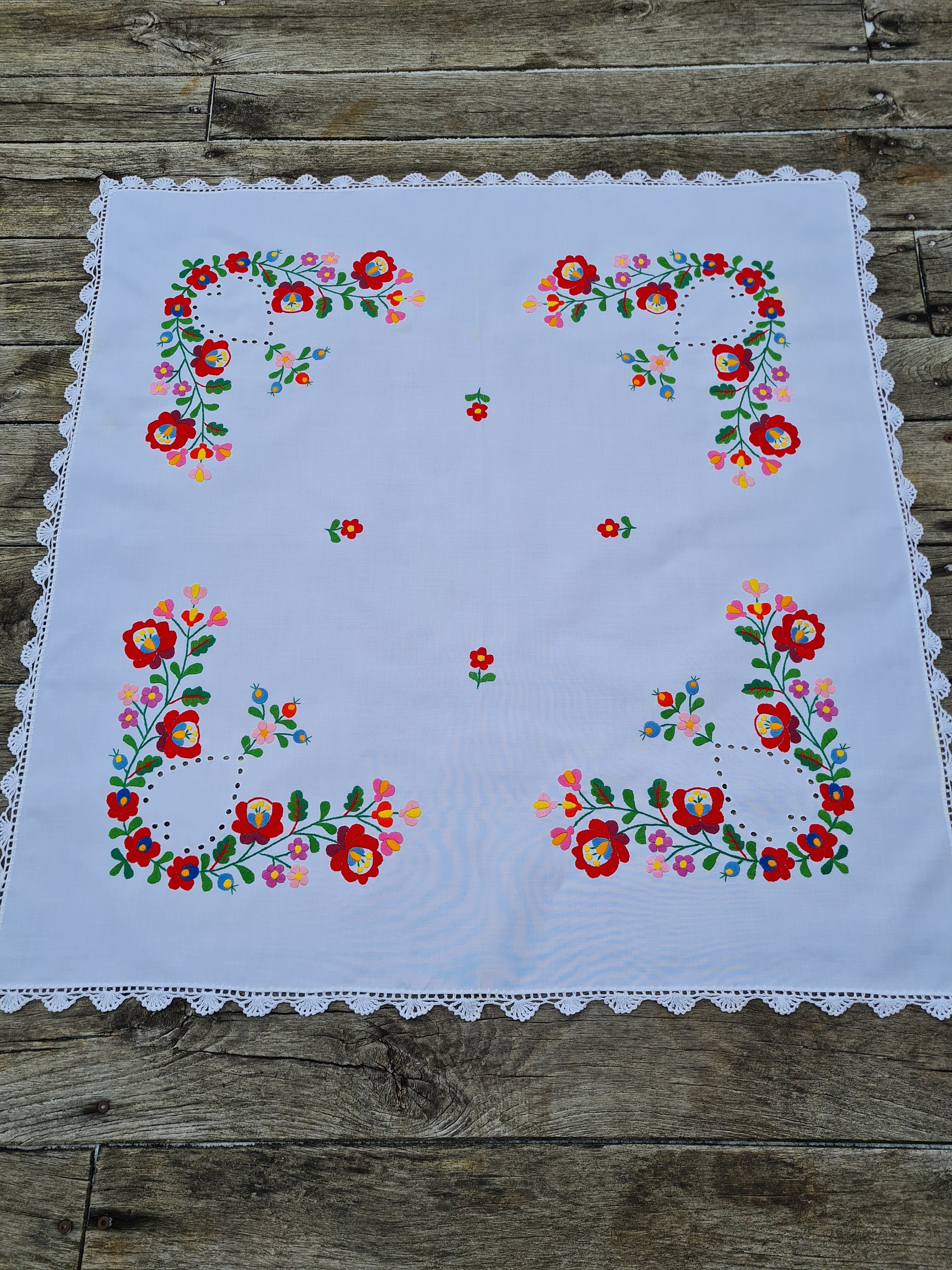 Large Vintage Tablecloth With Multicolor Floral Design,hand