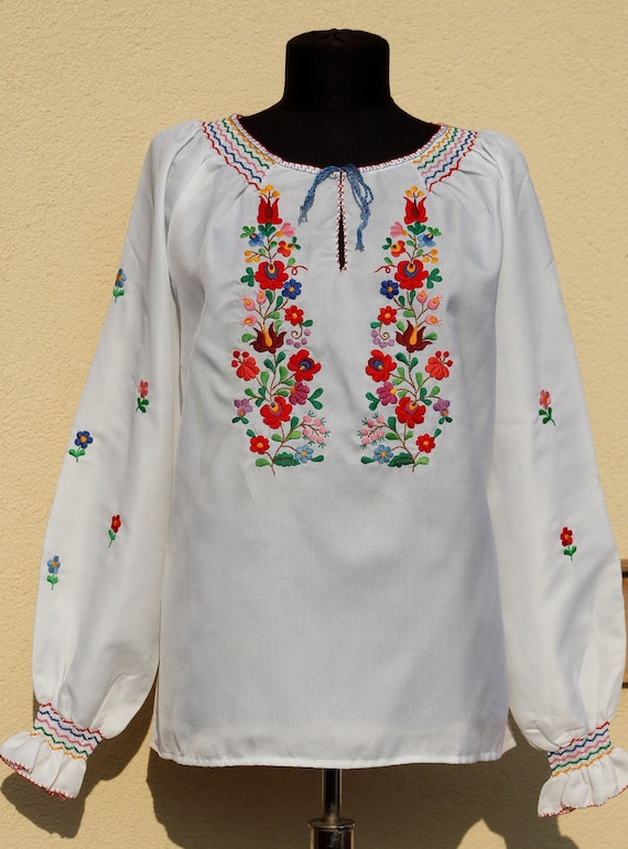 Vintage Hungarian White Blouse Floral handembroid