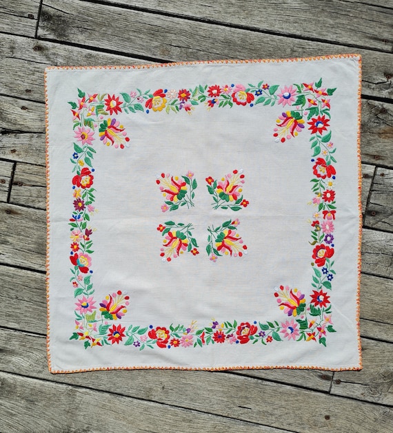 テーブル用品 Hungary embroidery antique tablecloth Vintage Hungarian Hand Embroidered Tablecloth, Linen Hand Made