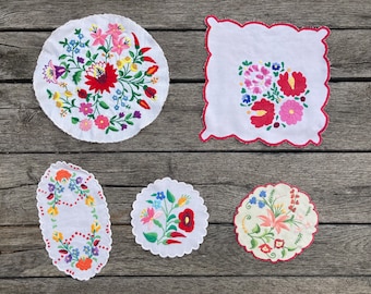 Set of 5 pieces Vintage Traditional  table runner , hand made  embroidered with colorful flowers, cotton tablecloth , table runner RE