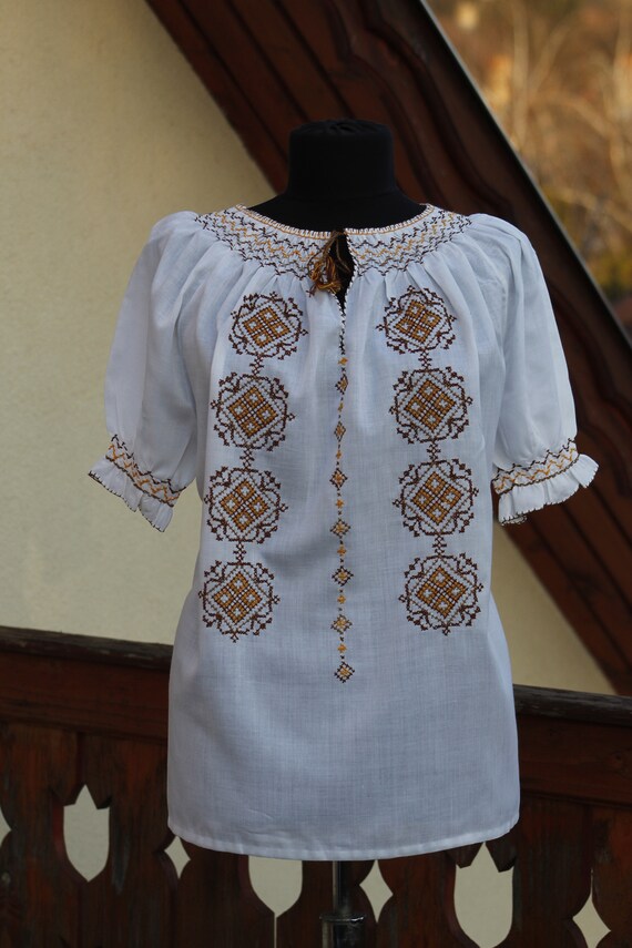 Vintage Hungarian Brown Blouse Floral handembroide