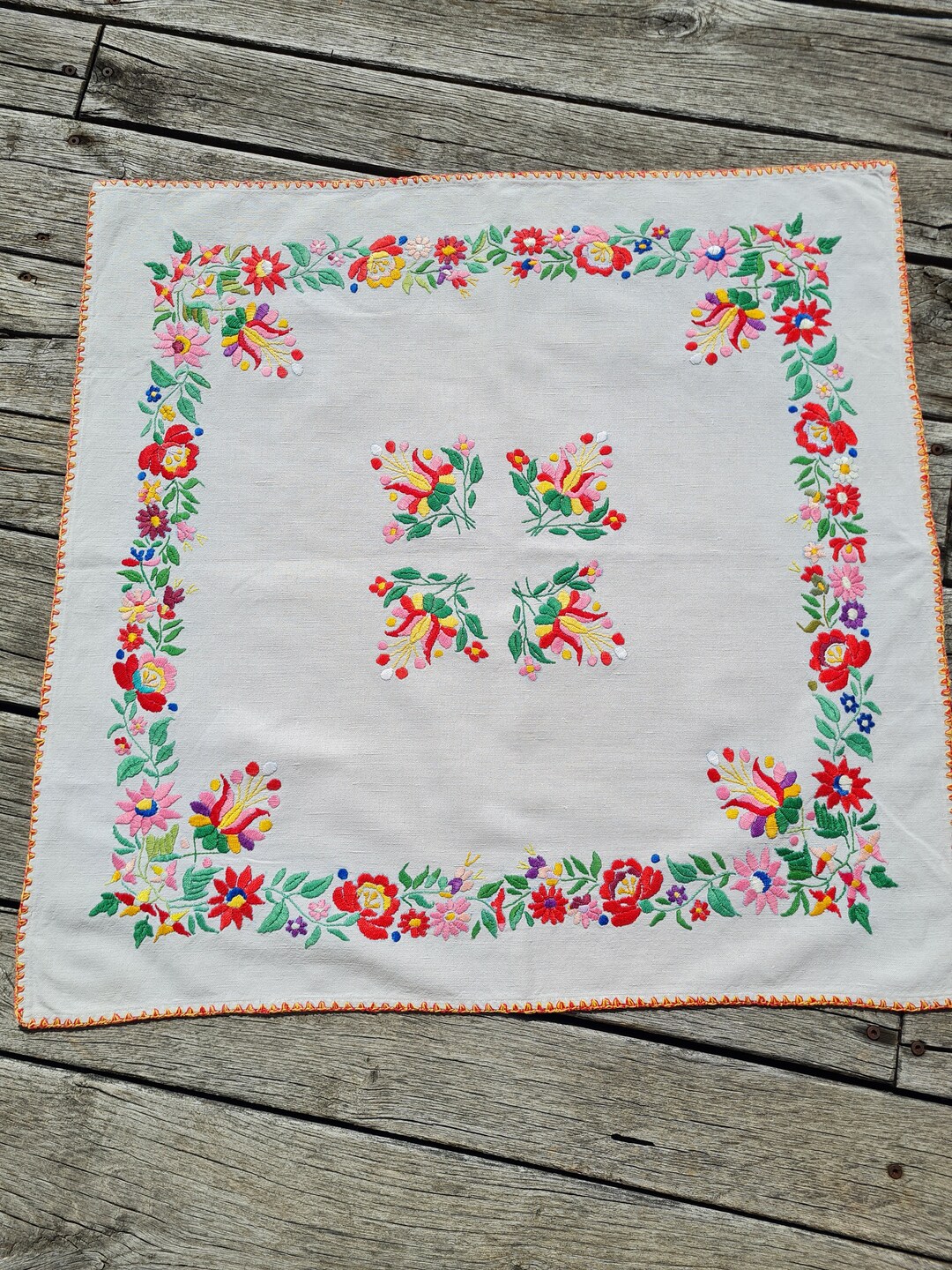 テーブル用品 Hungary embroidery antique tablecloth Vintage Hungarian Hand Embroidered Tablecloth, Linen Hand Made