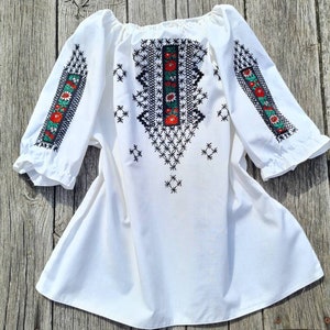 Vintage Hungarian White and black Blouse Floral handembroidered, Peasant blouse, white floral peasant blouse, embroidered blouse, hungarian image 2