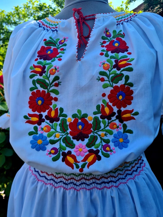 Hungarian hand embroidered and hand smocked dress… - image 5