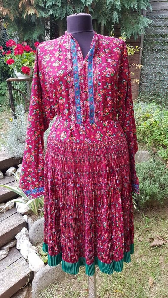 Vintage folk dress skirt and blouse , Humgarian