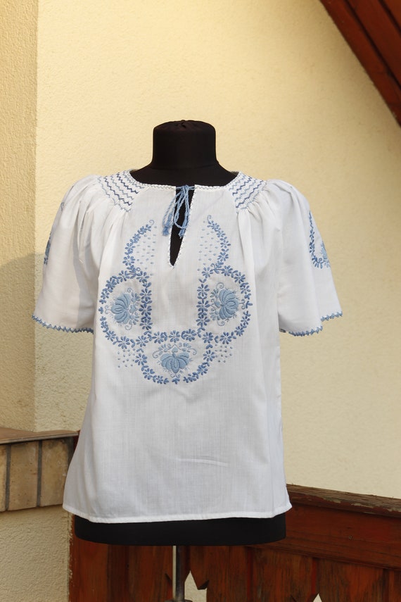 Vintage Hungarian White Blue Blouse Floral handemb