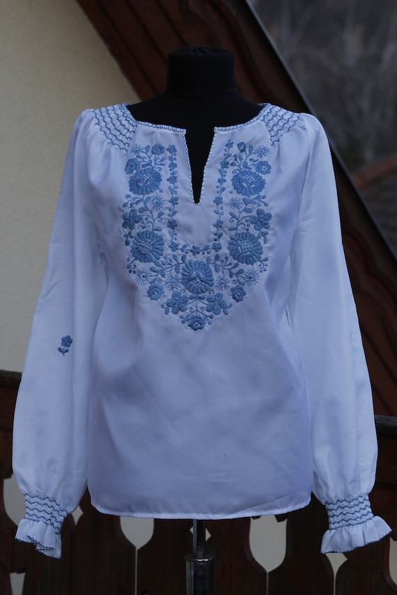 Vintage Hungarian White and blue Blouse Floral han