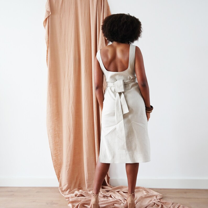 loose backless dress