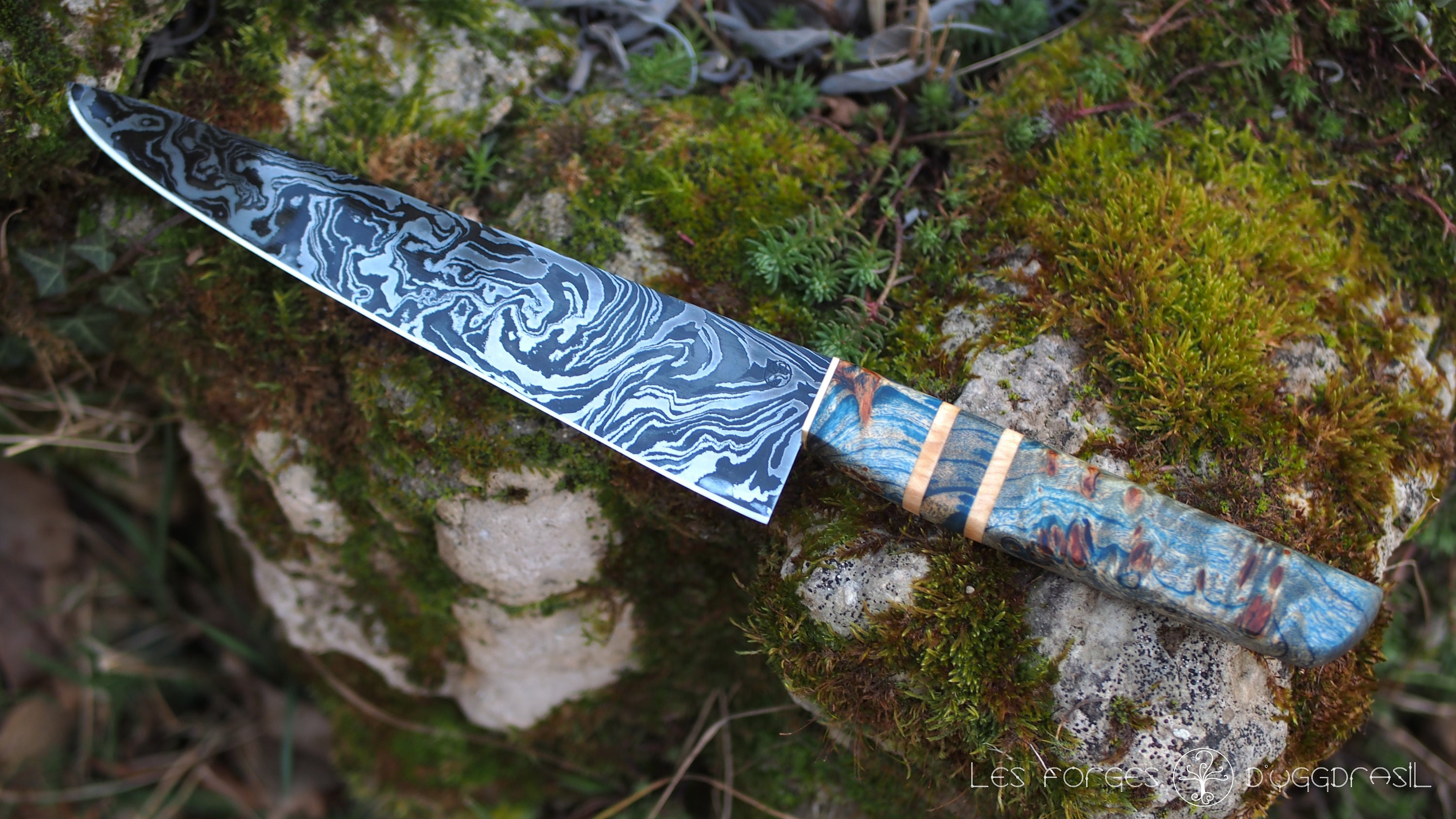 Couteau de Chef Damas 206mm, Mokume Gane, Loupe d'érable Stabilisé Bleu et Frêne